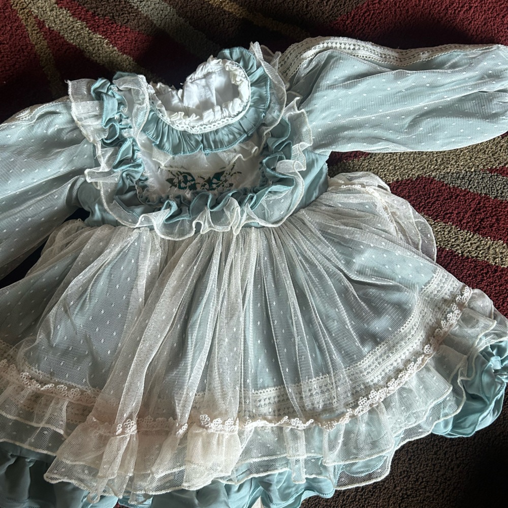 Vintage puffy infants dress size 6-9 months